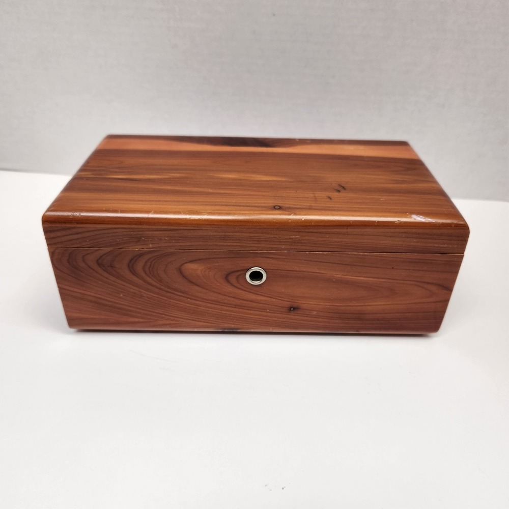 Vintage Lane Mini Cedar Wood Chest Uehren Furlong Furniture Trinket jewelry box